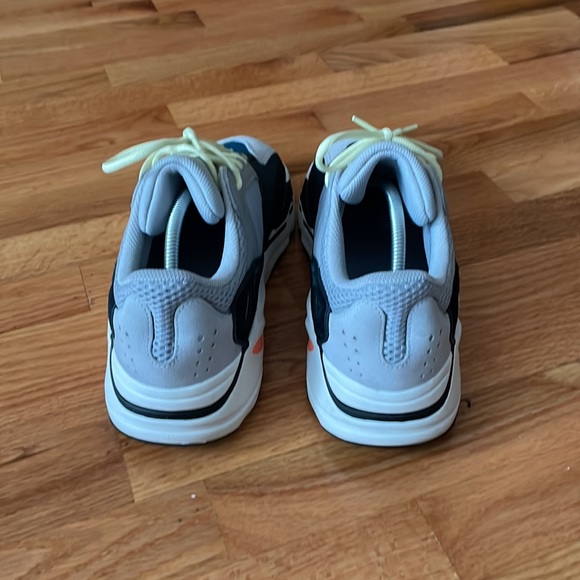 adidas Yeezy 700 Wave Runner - Picture 3 of 4